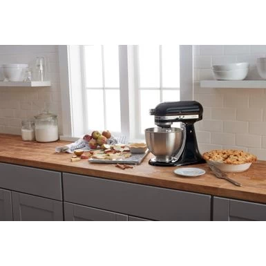 KitchenAid - Classic Series 4.5 Quart Tilt-Head Stand Mixer - K45SSOB - Onyx Black - Image 3