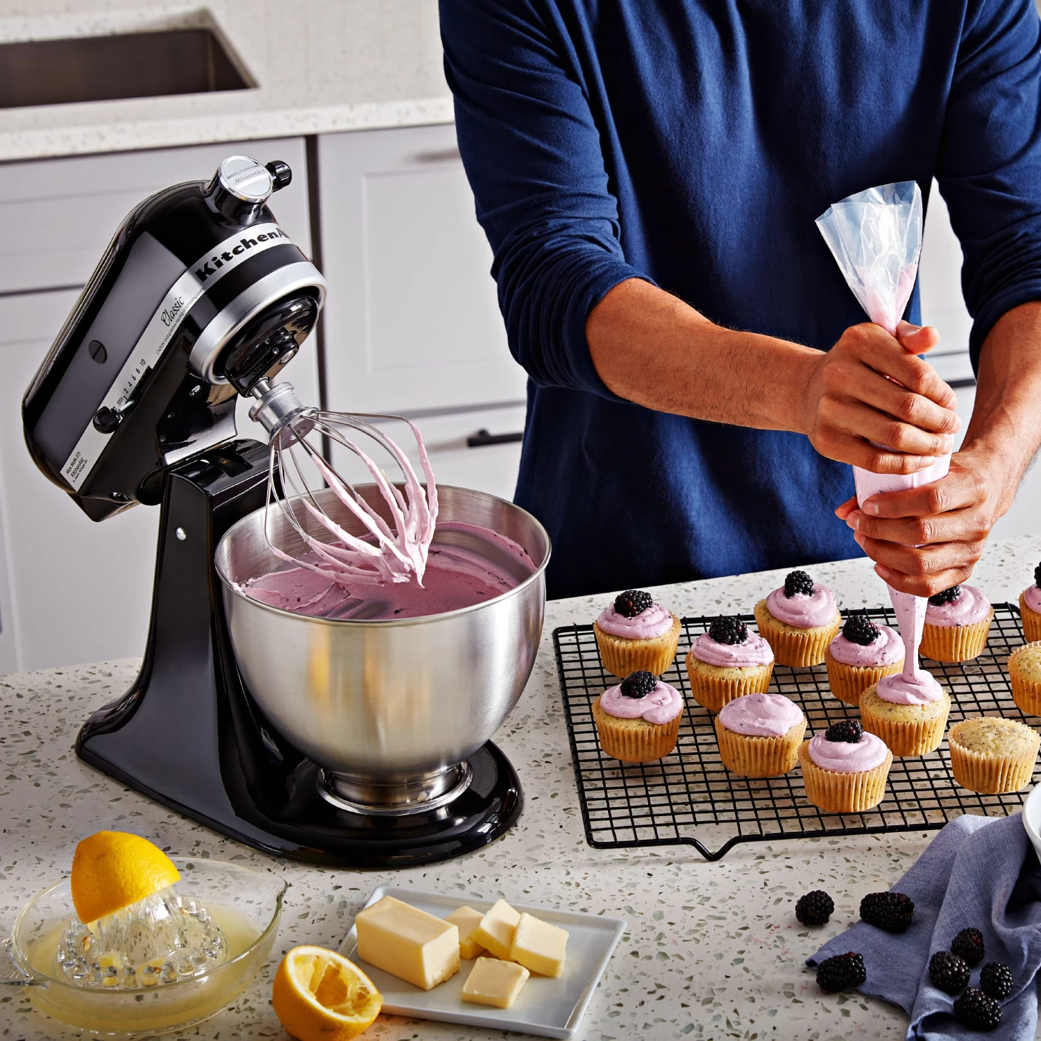 KitchenAid - Classic Series 4.5 Quart Tilt-Head Stand Mixer - K45SSOB - Onyx Black - Image 9